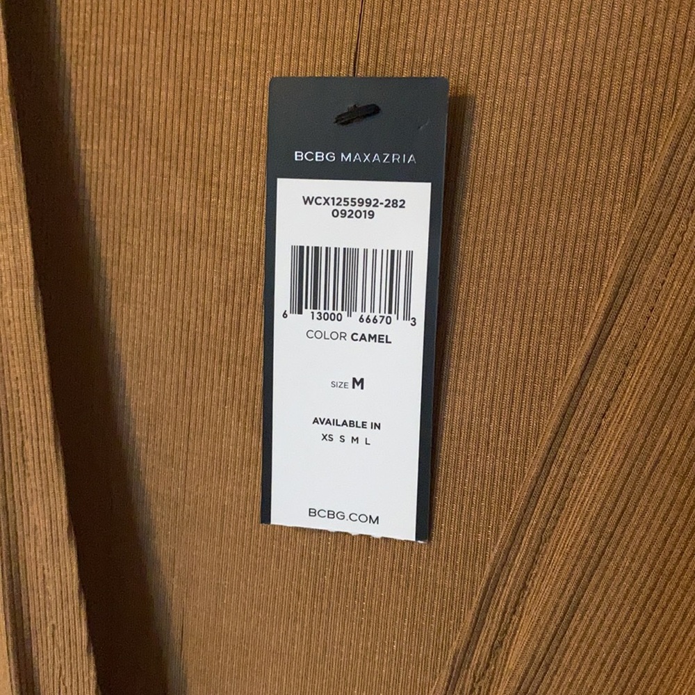 BCBG v neck shirt - Picture 2 of 3